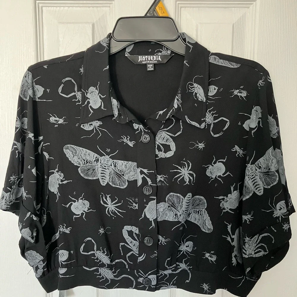 Disturbia Parasite bugs printed cropped button up shirt - Picture 1 of 13